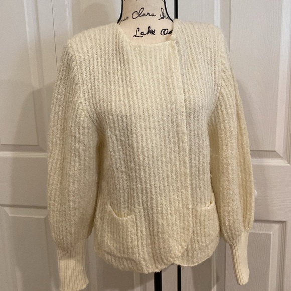 Vintage Cream Chunky Knit Cardigan with Ribbed Pattern and shoulder pads - Picture 11 of 12